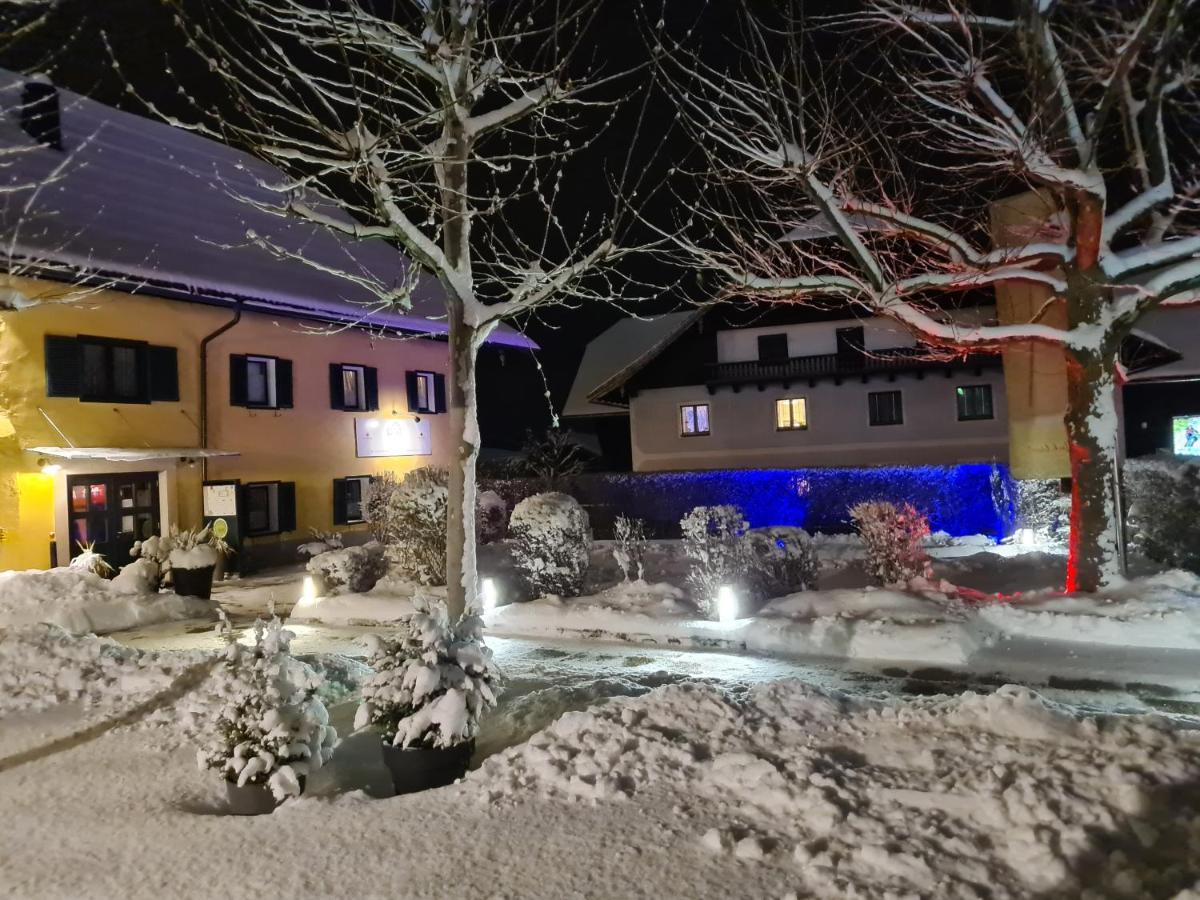 Gasthof Zur Strass ออยเกนดอร์ฟ ภายนอก รูปภาพ